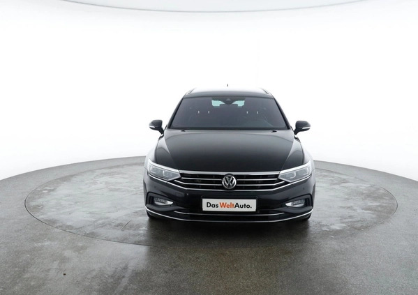 Volkswagen Passat cena 129945 przebieg: 132512, rok produkcji 2020 z Sejny małe 781